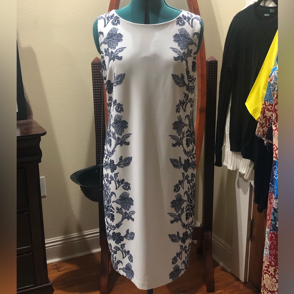 Delftware-Chinoiserie inspired shift dress
